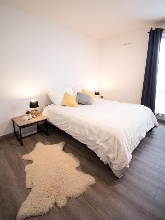 Joli Studio Tout Confort A 2 Pas De La Gare Poissy Exterior photo