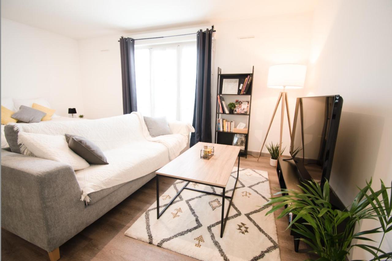 Joli Studio Tout Confort A 2 Pas De La Gare Poissy Exterior photo